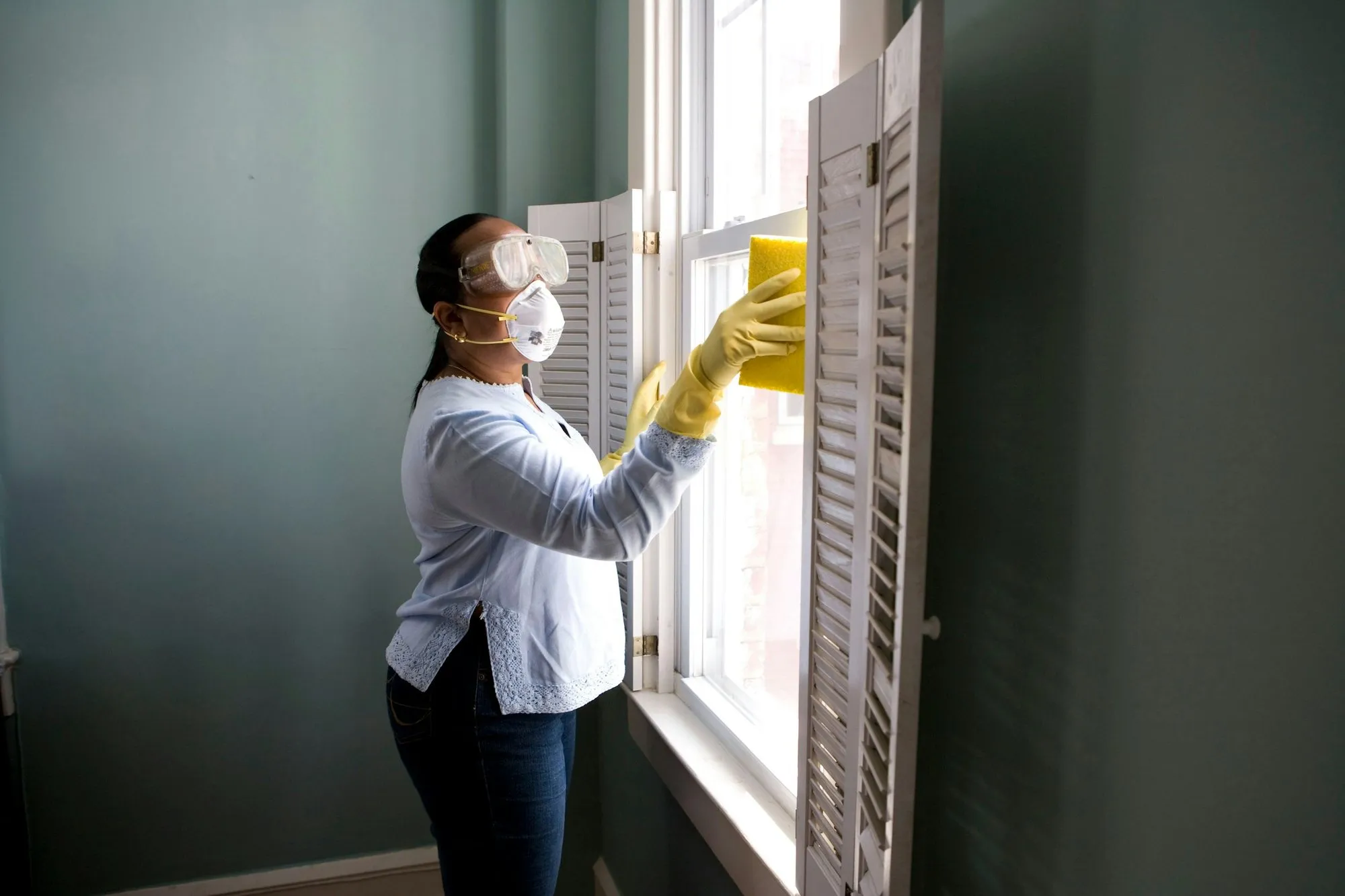 Window Cleaning Services for Homes & Commercial Properties